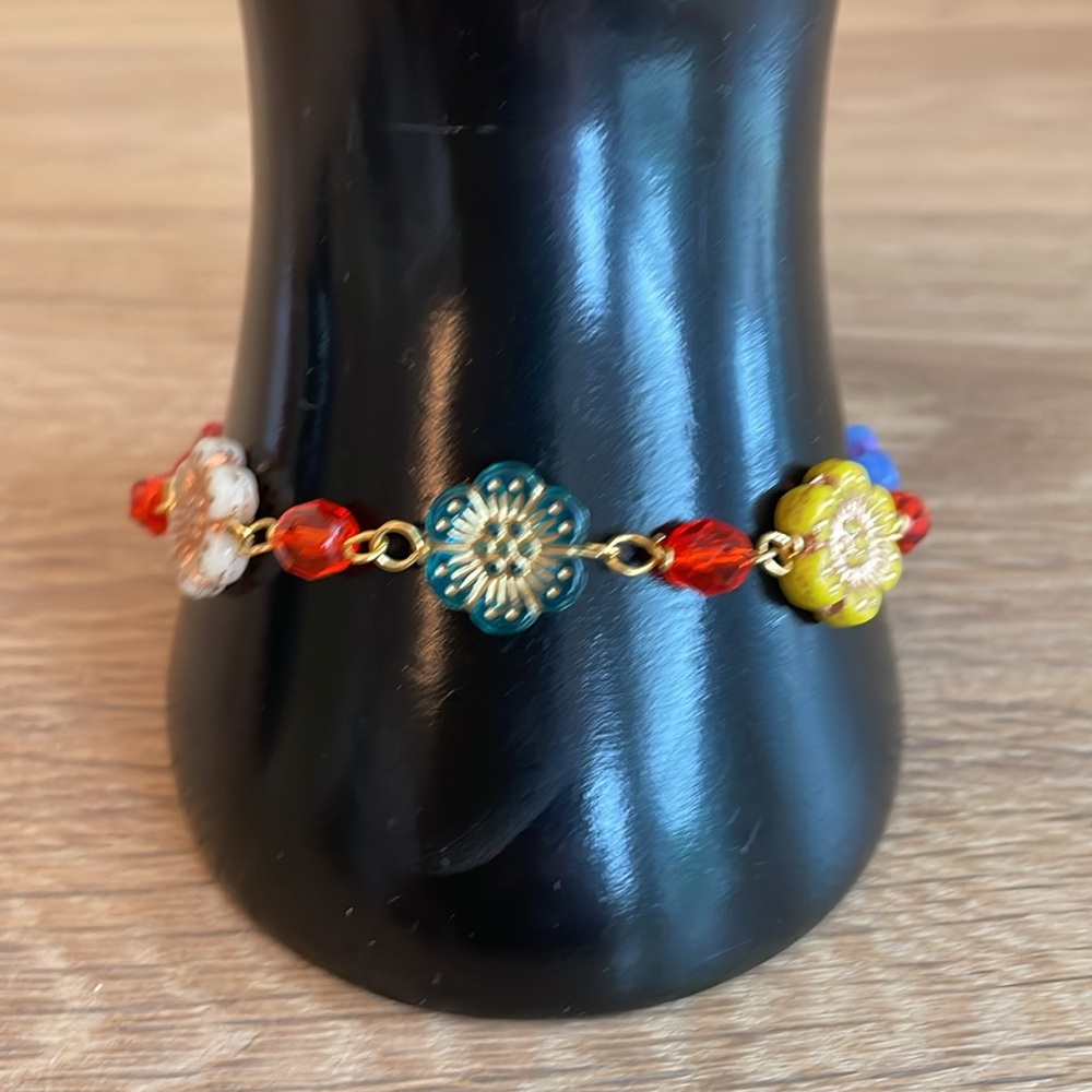 HAND CRAFTED FLORAL FANTASY BRACELET Rainbow Czech Glass Flowers & Beads Boho - Picture 5 of 14